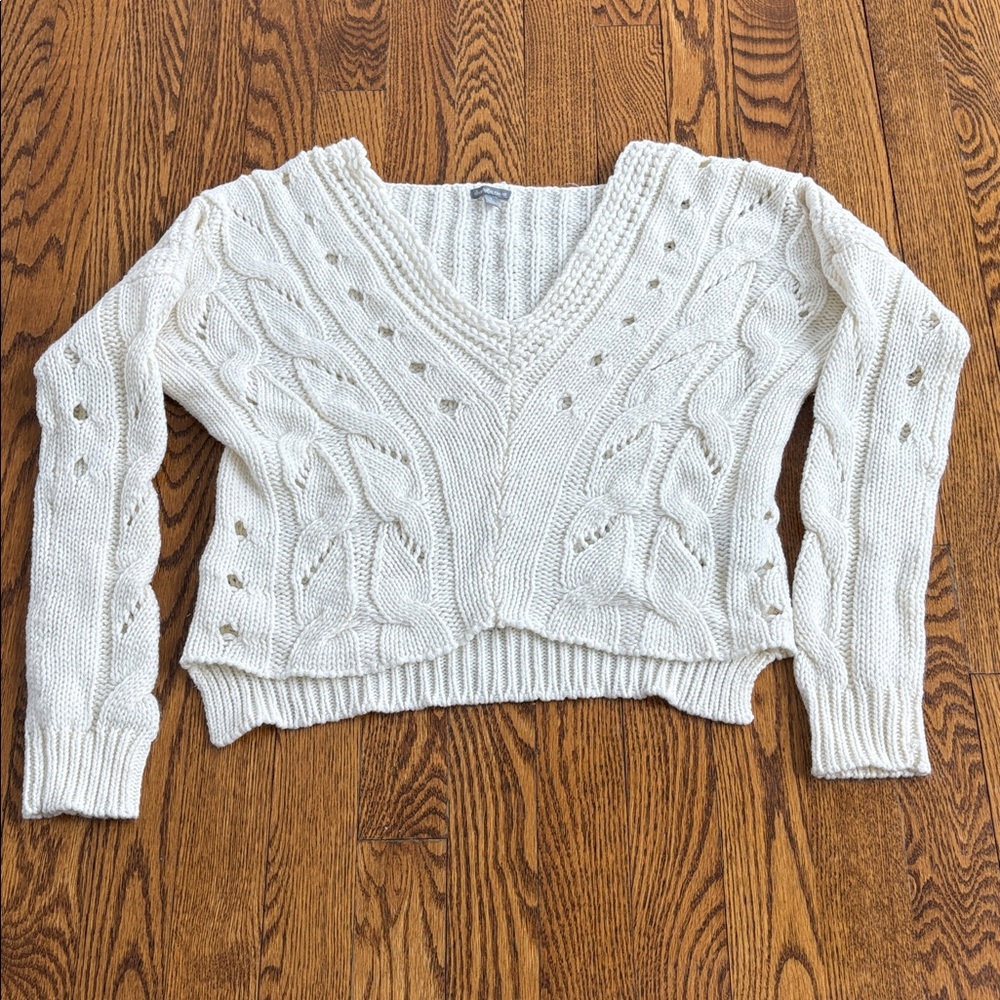 Charlotte Russe White Sweater Size Medium